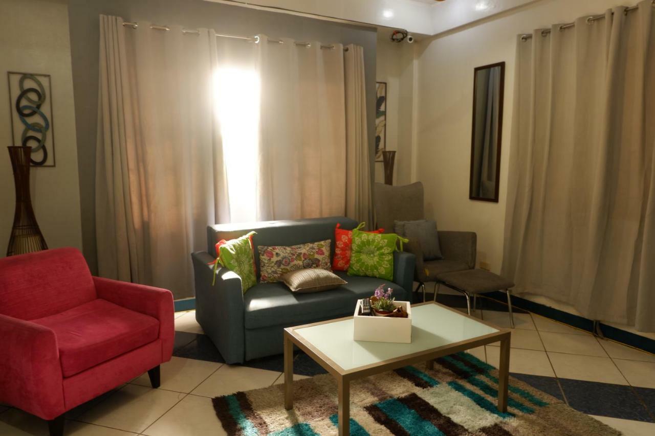 Tagaytay Modern Guesthouse - City Center タガイタイ エクステリア 写真